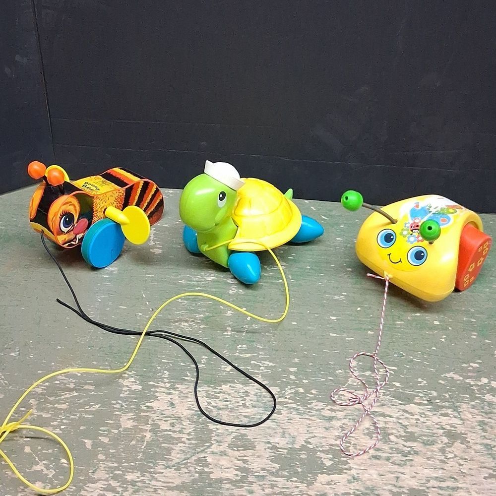 Fisher Price Turtle Toy , Bumble Bee, Tug A Bug pull‎ toys (set D)